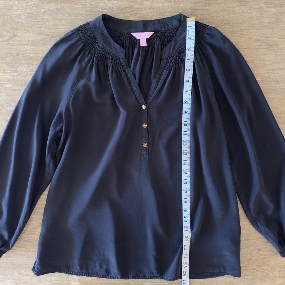 Lilly Pulitzer Elsa 100% Silk Long Sleeve Flowy Top-3 Button V-neck-Onyx-Size Lg - Picture 9 of 16